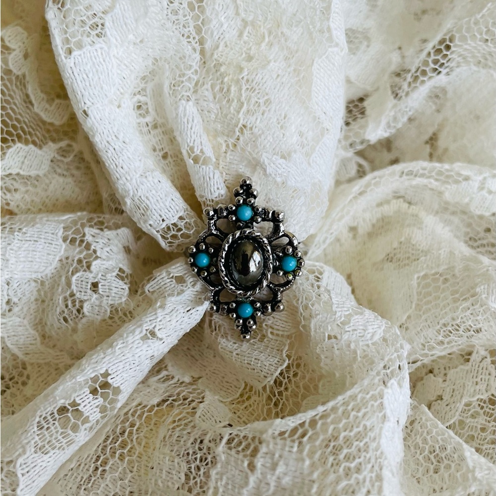 Fantastic Silver Plated Blue Hematite Stone Ring
Size 6.5. Original Box - Picture 4 of 5